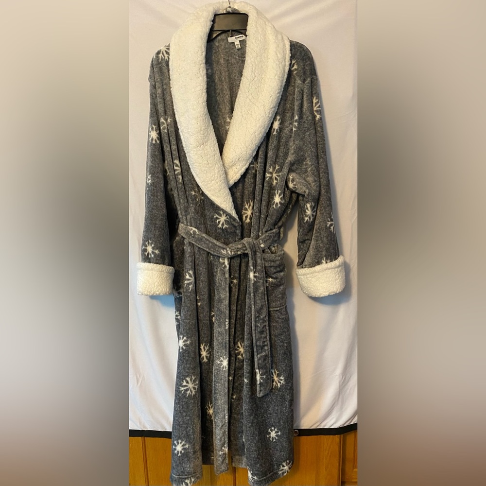 SONOMA fleece robe